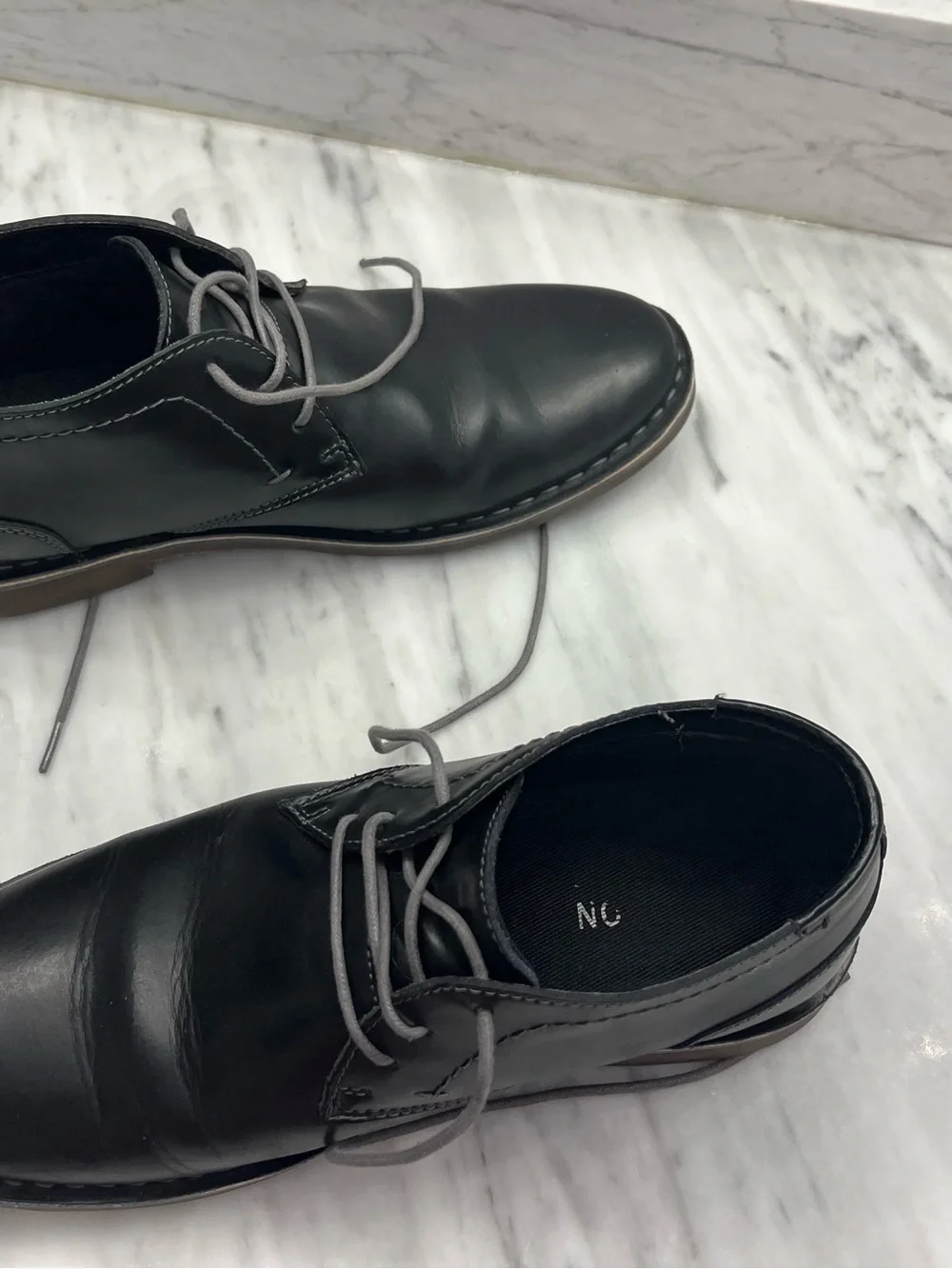 Kenneth Cole Reaction Black Leather Chukka Boots with Tan Welt